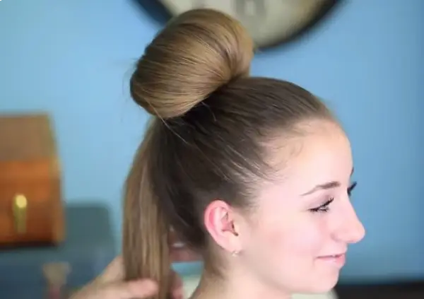 Cách búi tóc dài kiểu xòe quạt cơ bản