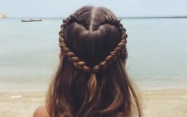 Cách búi tóc đẹp cho tóc dài kiểu trái tim