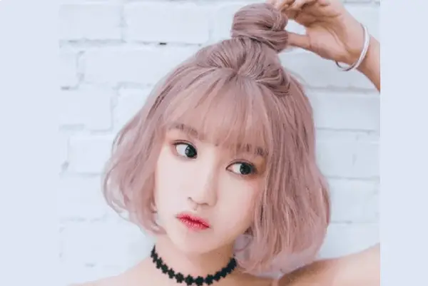 Cách búi tóc củ tỏi nửa đầu cho tóc ngắn