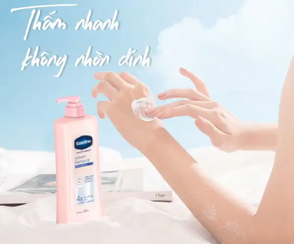Top 10+ Kem body tốt nhất hiện nay bật tone chỉ sau 4 tuần 2 Sữa dưỡng thể Vaseline Healthy Bright Insta Radiance UV Tone-Up Lotion