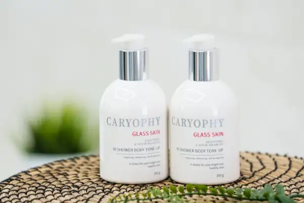 Top 10+ Kem body tốt nhất hiện nay bật tone chỉ sau 4 tuần 9 Kem dưỡng Caryophy Glass Skin 3 in 1 Shower Tone Up