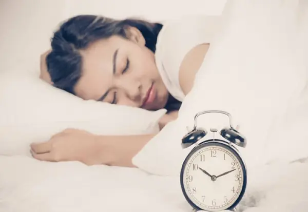 Nguyên nhân gây thâm quầng mắt 8 Không ngủ đủ giấc là nguyên nhân gây thâm quầng mắt