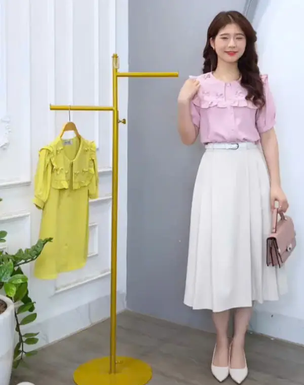 99+ Cách phối đồ với chân váy dài qua đầu gối xinh đẹp 5 Mẫu 2: Cách phối đồ với chân váy dài qua gối với áo kiểu