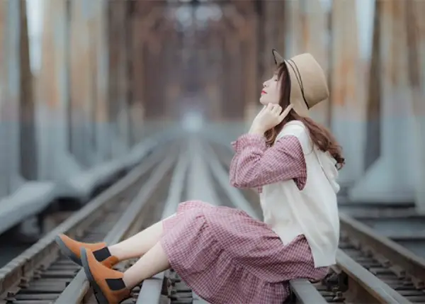 Tạo dáng đứng ở những tư thế không quen thuộc