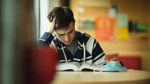 Khủng khoảng tuổi 30 cũng là khoảng thời gian đầy bất ổn và hoài nghi về bản thân