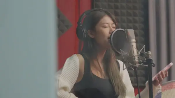 Sáng tác là cách xử lý nỗi buồn tuyệt vời