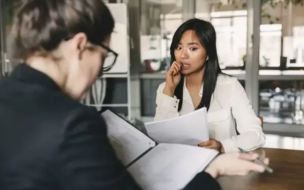 Ngôn ngữ cơ thể tránh né