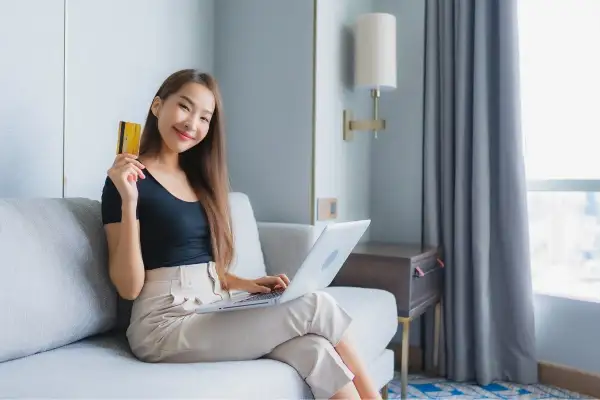 Kiếm tiền từ việc viết sách, viết truyện