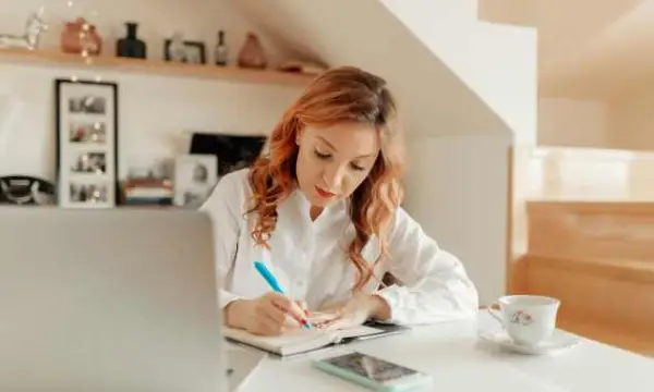 Viết một bức thư truy vấn