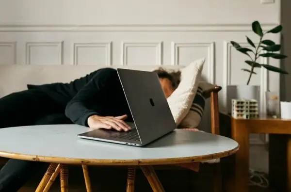 Dấu hiệu đang rơi vào trạng thái nỗ lực ảo