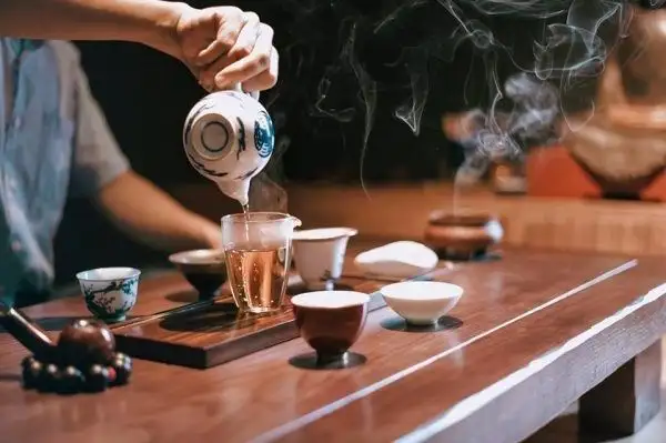 Cách thoát khỏi suy nghĩ tiêu cực hiệu quả trong cuộc sống 4 Làm một việc “nhỏ mà có cảm giác thành công” bằng cách pha 1 tách trà