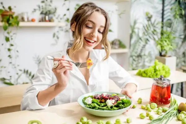 Xây dựng thực đơn ăn uống lành mạnh giúp cung cấp nhiều chất dinh dưỡng cho cơ thể